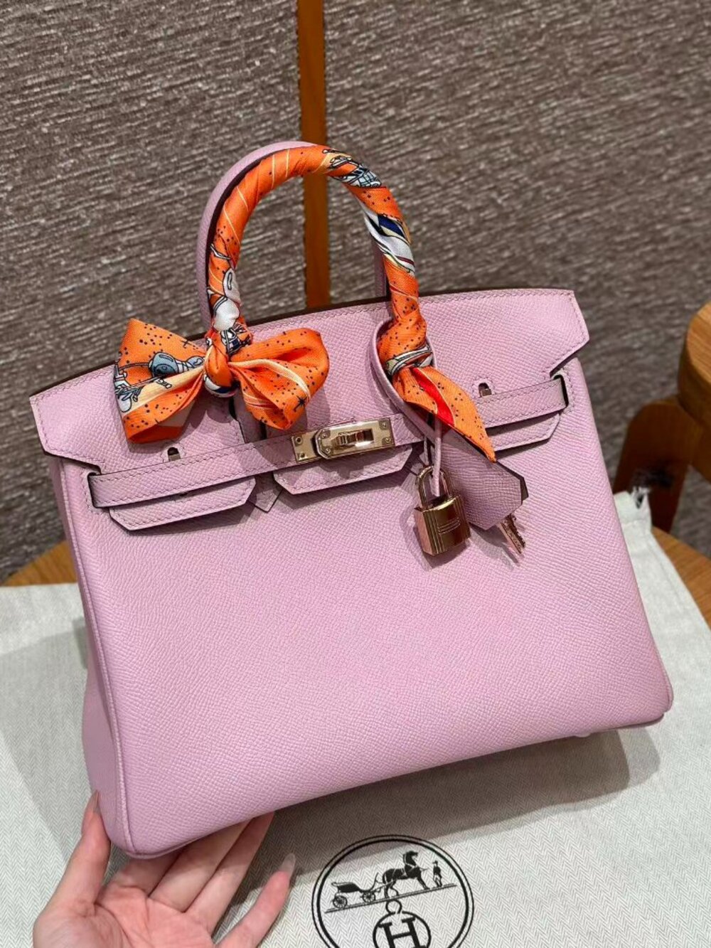 Classic Hermes Bag: A Stylish and Versatile Choice for Elegance